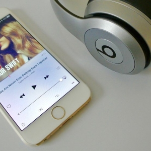 e iPhonel(f)BeatsҲ^